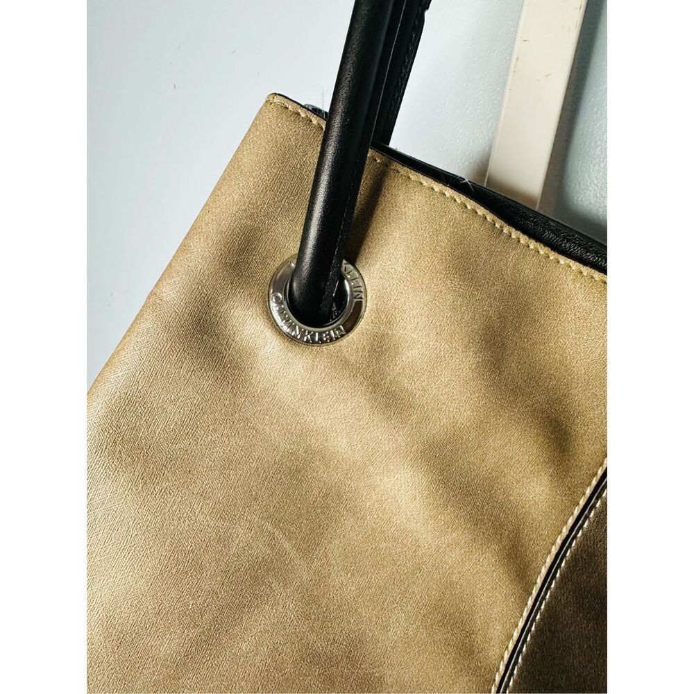 Calvin Klein Gabrianna Reversible Tote Black/gray 2 piece set - Picture 6 of 15